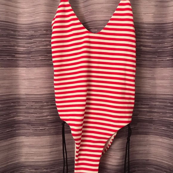 Guess swimsuit - Picture 4 of 6